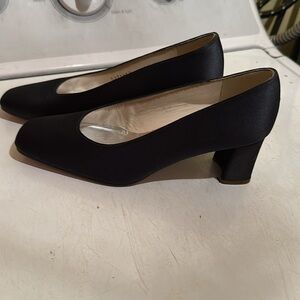 Vintage  Stuart Weitzman black shoes, size 5.5